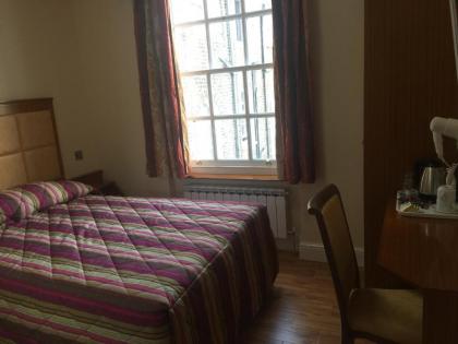 White House Hotel - image 12