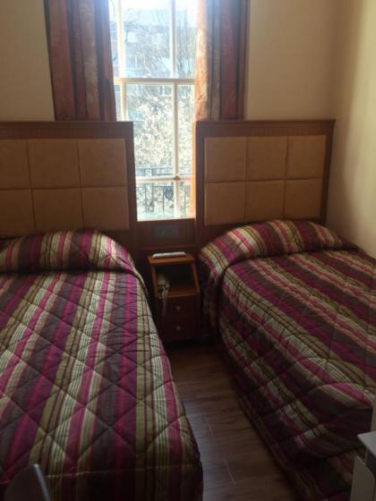 White House Hotel - image 13