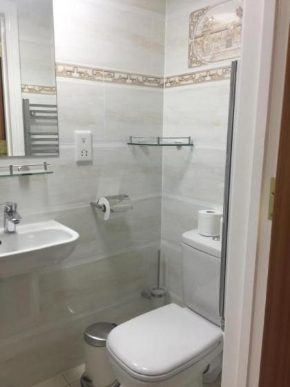 White House Hotel - image 3