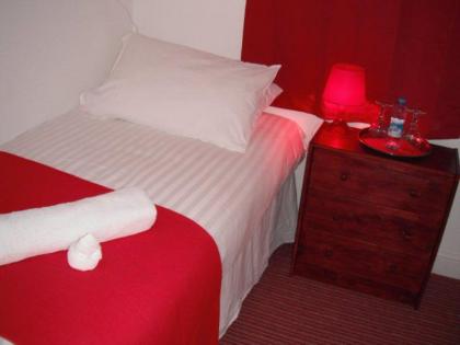 Plaza London Hotel - image 16