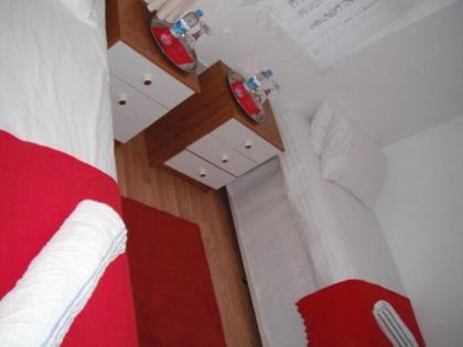 Plaza London Hotel - image 18