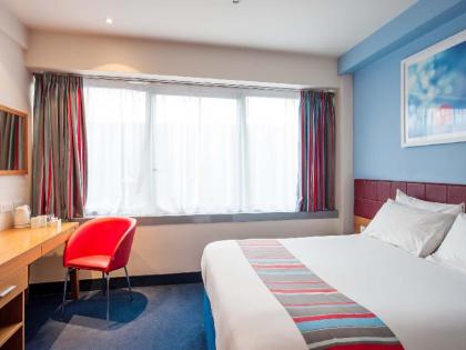 Travelodge London Central Aldgate East - image 3