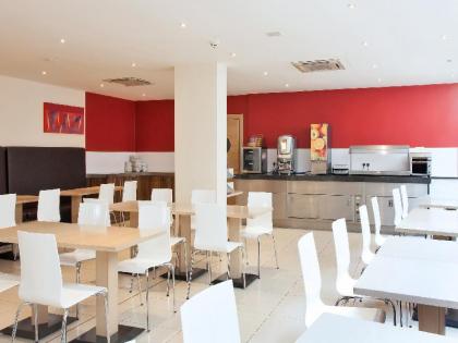 Travelodge London Central Aldgate East - image 7