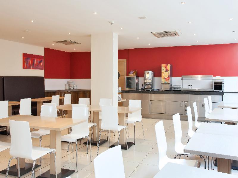 Travelodge London Central Aldgate East - image 7
