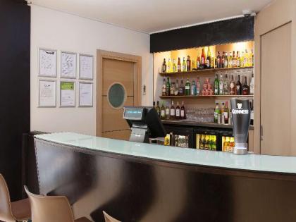 Travelodge London Central Aldgate East - image 8