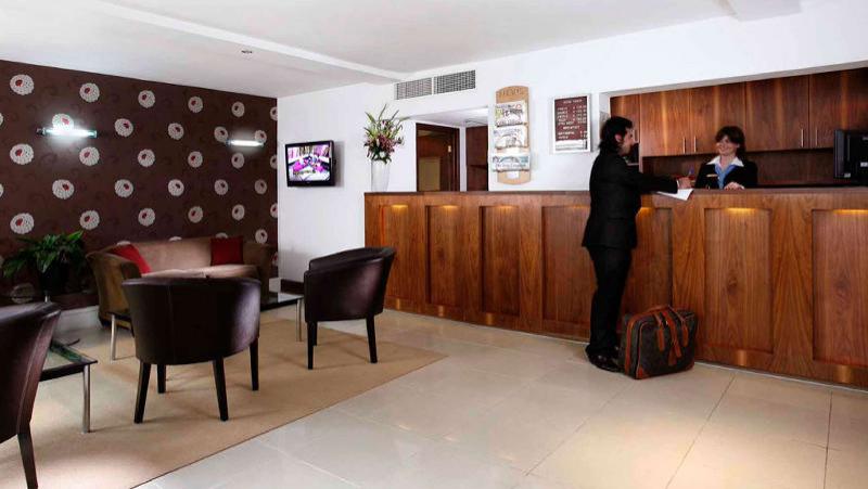 Kensington Court Hotel - image 5