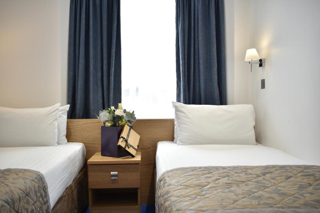 Central Park Hotel - image 2