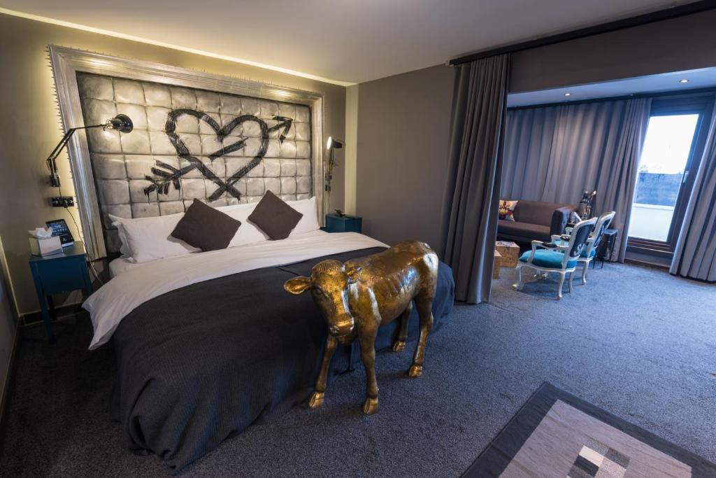 The Exhibitionist Hotel - main image