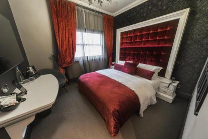 The Exhibitionist Hotel - image 19