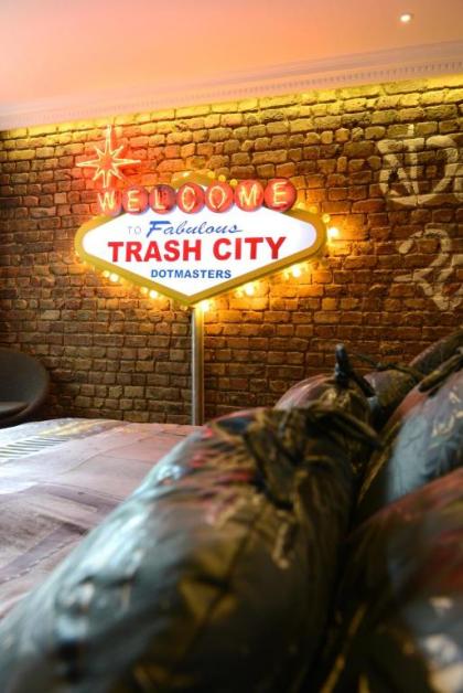 The Exhibitionist Hotel - image 5