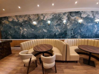 Gainsborough Hotel - image 2