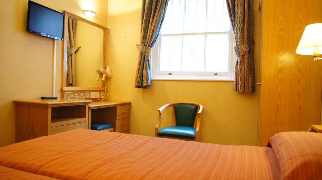 Nayland Hotel - image 4