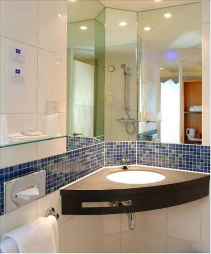 Holiday Inn Express London Swiss Cottage Hotel - image 16