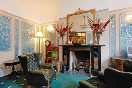 London Visitors Hotel - image 28