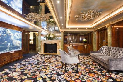 Mayfair House - image 1