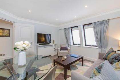 Mayfair House - image 18