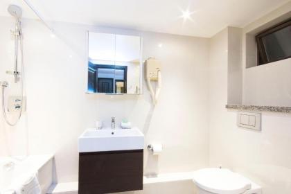 Mayfair House - image 2
