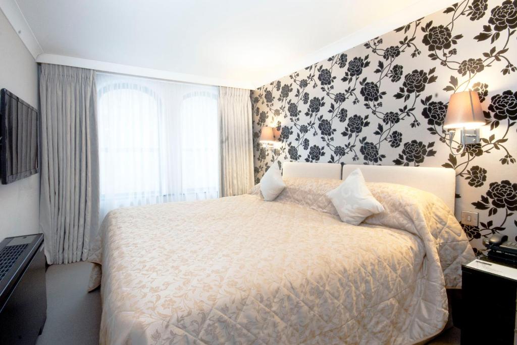 Mayfair House - image 3