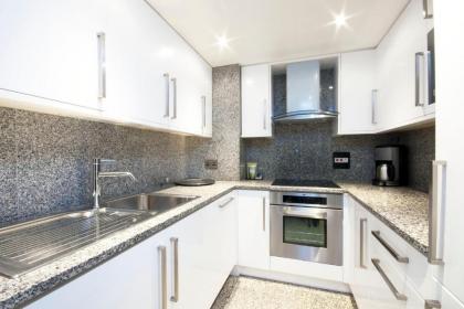 Mayfair House - image 5