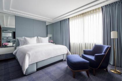Four Seasons Hotel London At Park Lane - image 3