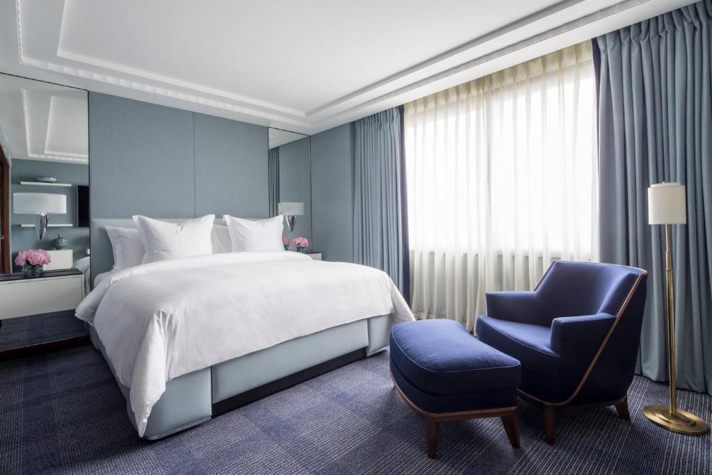 Four Seasons Hotel London At Park Lane - image 3
