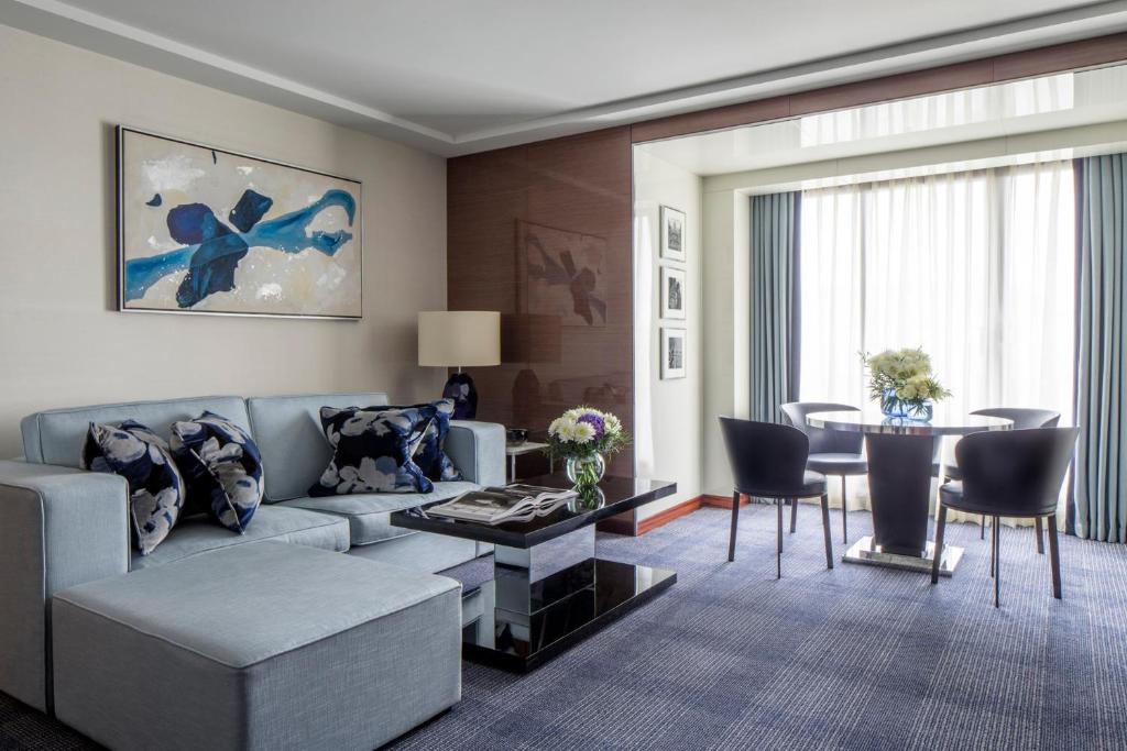 Four Seasons Hotel London At Park Lane - image 4