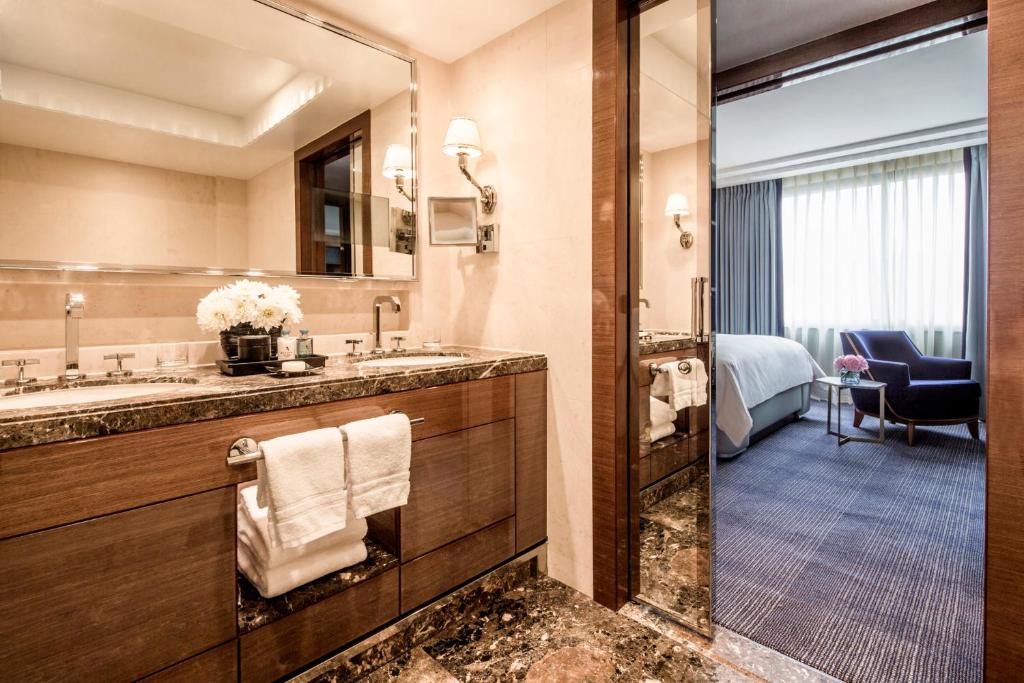 Four Seasons Hotel London At Park Lane - image 5