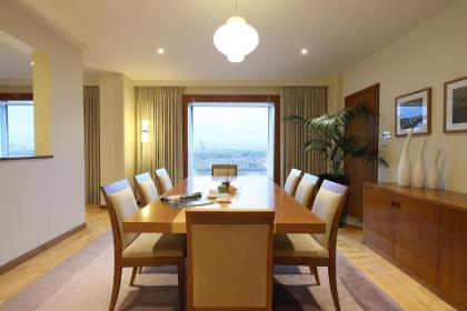 Canary Riverside Plaza Hotel - image 10