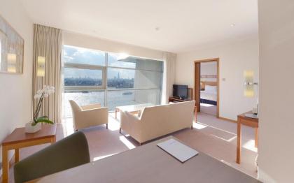Canary Riverside Plaza Hotel - image 15
