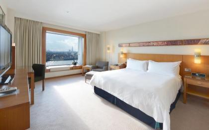 Canary Riverside Plaza Hotel - image 16