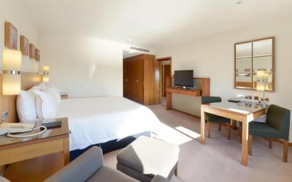Canary Riverside Plaza Hotel - image 20