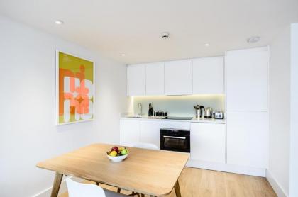 Native Fulham - image 11