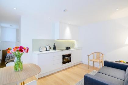 Native Fulham - image 15