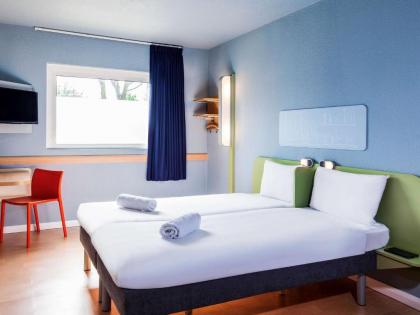 ibis budget London Barking - image 1