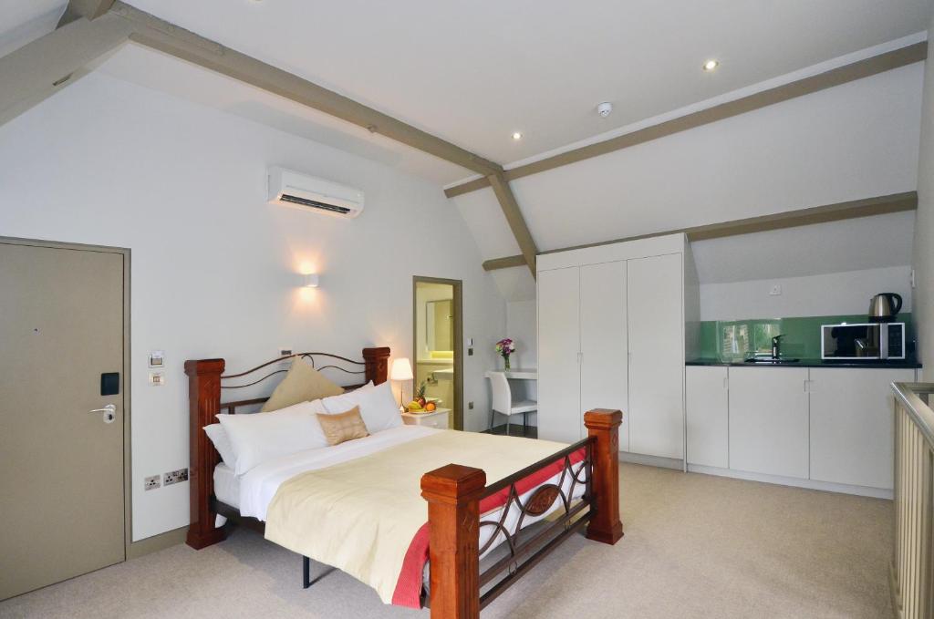 Arch Hotel - main image