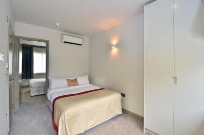Arch Hotel - image 15