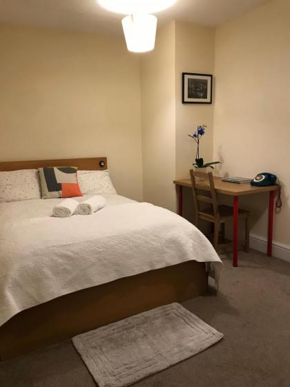 Knightsbridge House Apartment - image 23