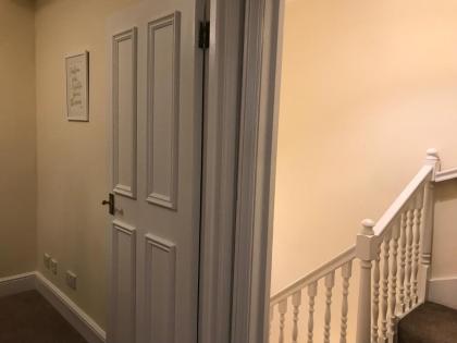 Knightsbridge House Apartment - image 27