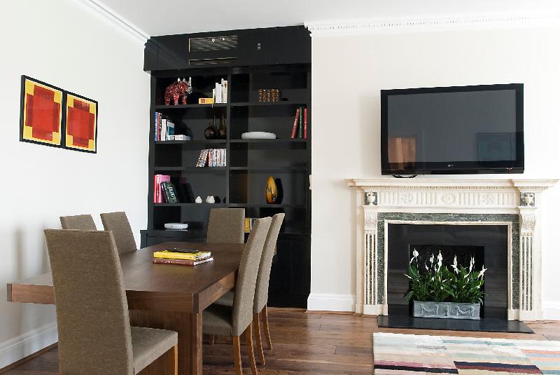 Apartment 20 Hertford Street - image 5
