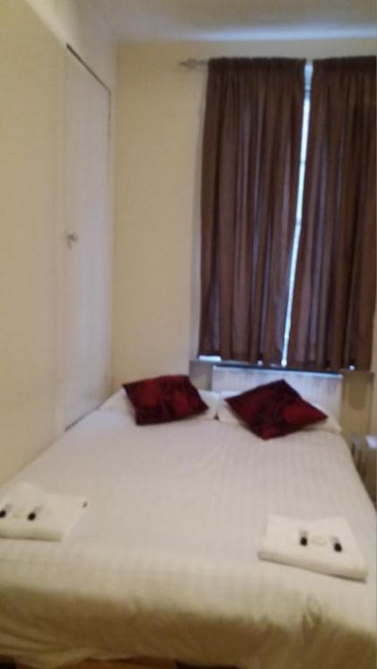 Mayfair Flat - image 17