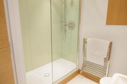 Super Nice Clerkenwell Home - image 3