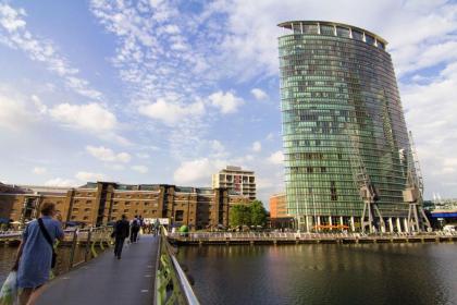 Horizon Canary Wharf Apartments - image 17