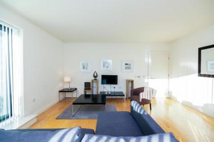 Horizon Canary Wharf Apartments - image 4
