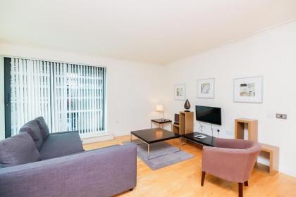Horizon Canary Wharf Apartments - image 5