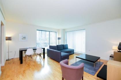 Horizon Canary Wharf Apartments - image 6
