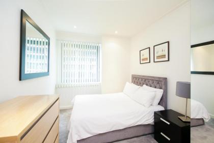 Horizon Canary Wharf Apartments - image 7