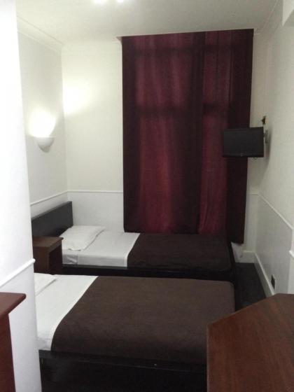 London Continental Hotel - image 30
