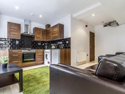 Aldgate Flats - image 12