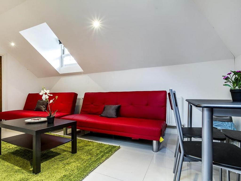 Aldgate Flats - image 5
