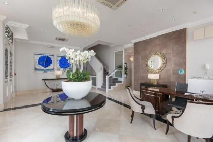 Chilworth Court - image 1